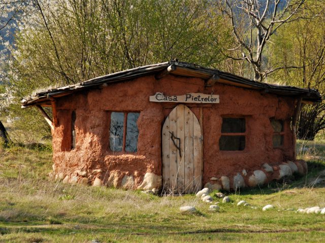 9.Casa Pietrelor_sat Ohaba Sibisel_com. Rau de Mori_M.Tanasescu