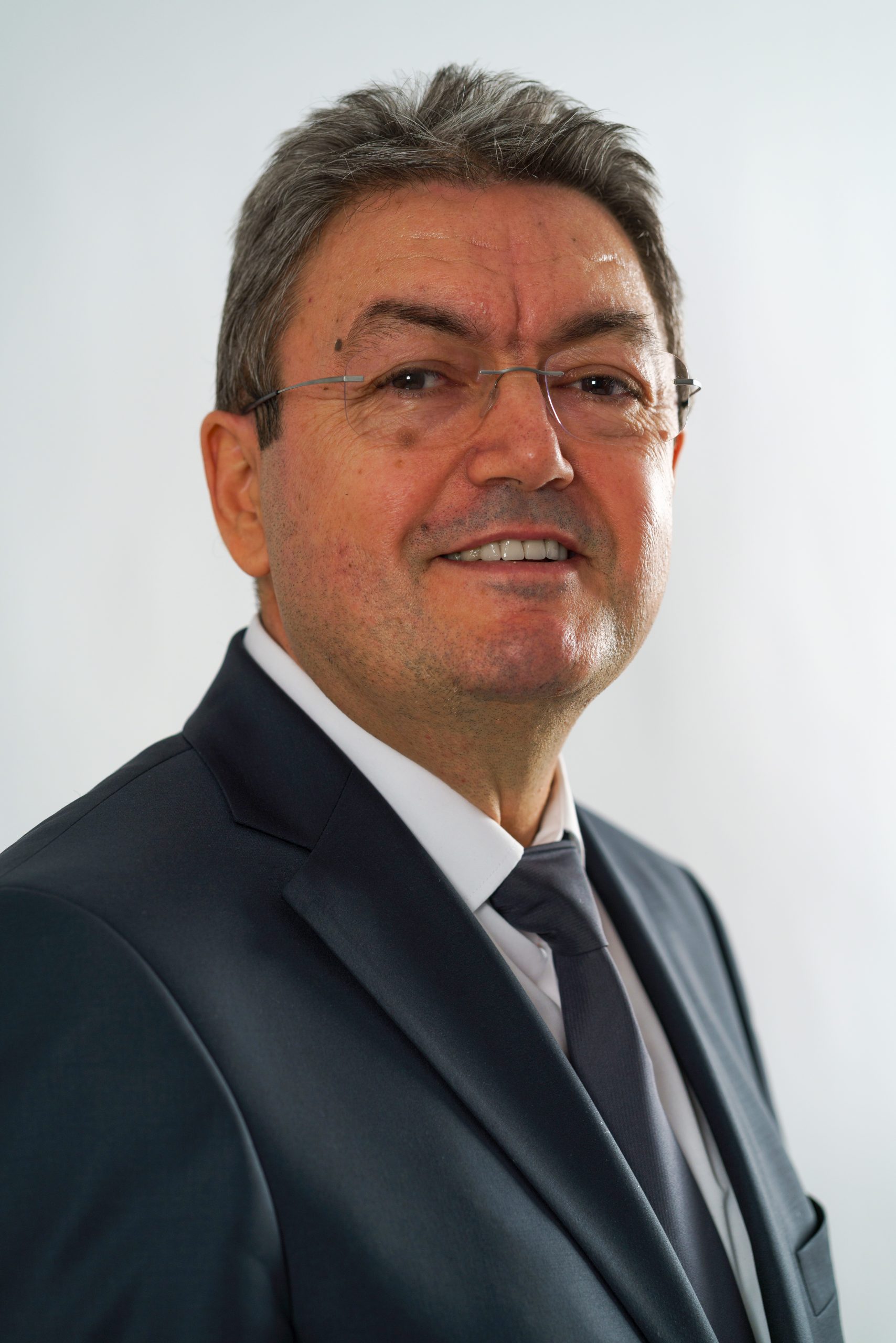 imagine reprezentativă Profesor Marin Preda
