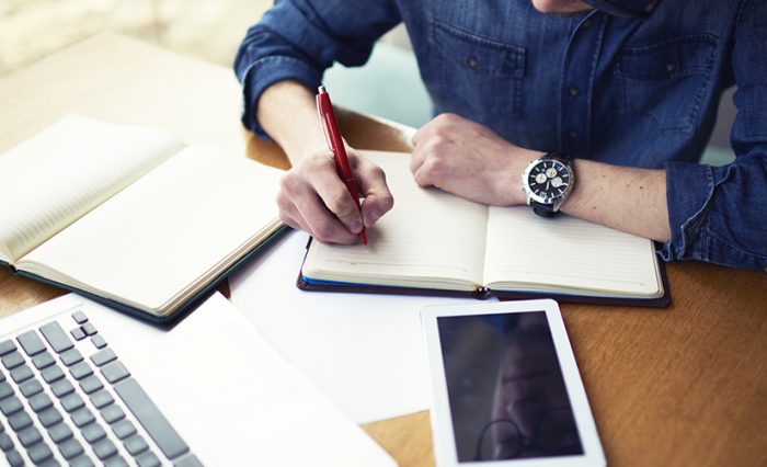 Scriitor - STIRE